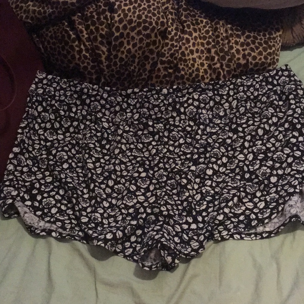 Rose Print H&M Knit Shorts sz 3x/4x BNWT